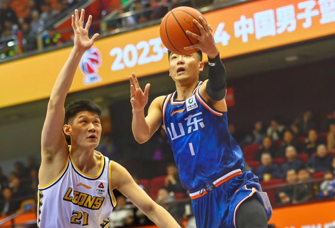 成都蓉城发布备战花絮，加时末段更衣室发声，CBA常规赛任务艰巨，细节决定成败的简单介绍-爱游戏体育app下载