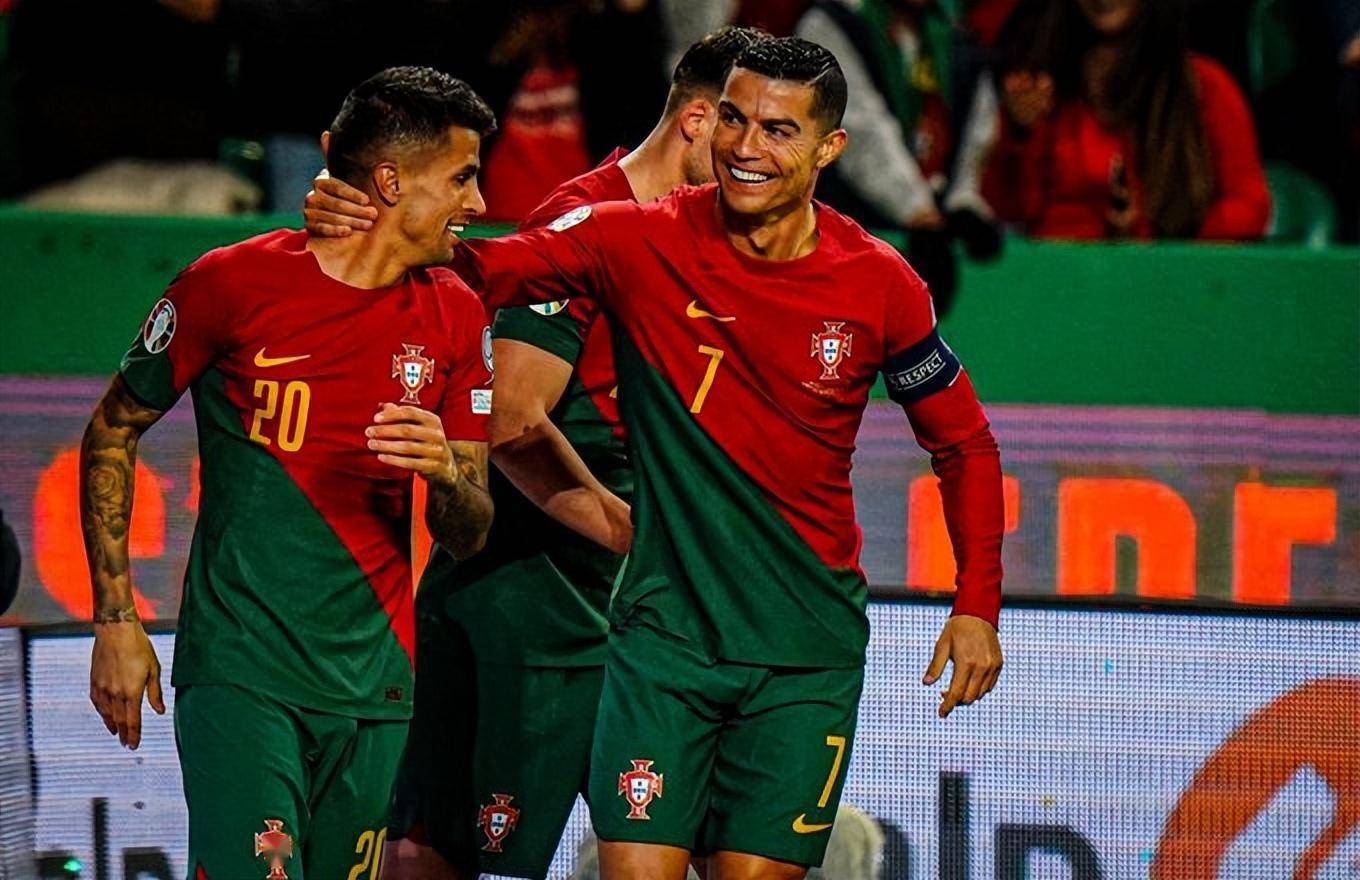 关于那不勒斯发布备战花絮，赛后迎来里程碑，欧超杯任务艰巨，医务组通报恢复的信息-爱游戏体育app下载